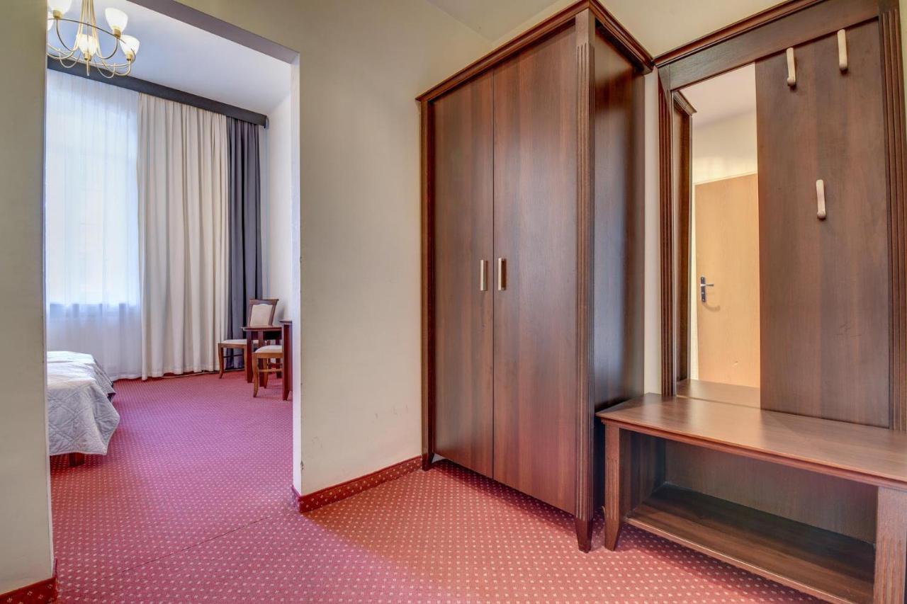 Bed and Breakfast Savoy Spała Esterno foto