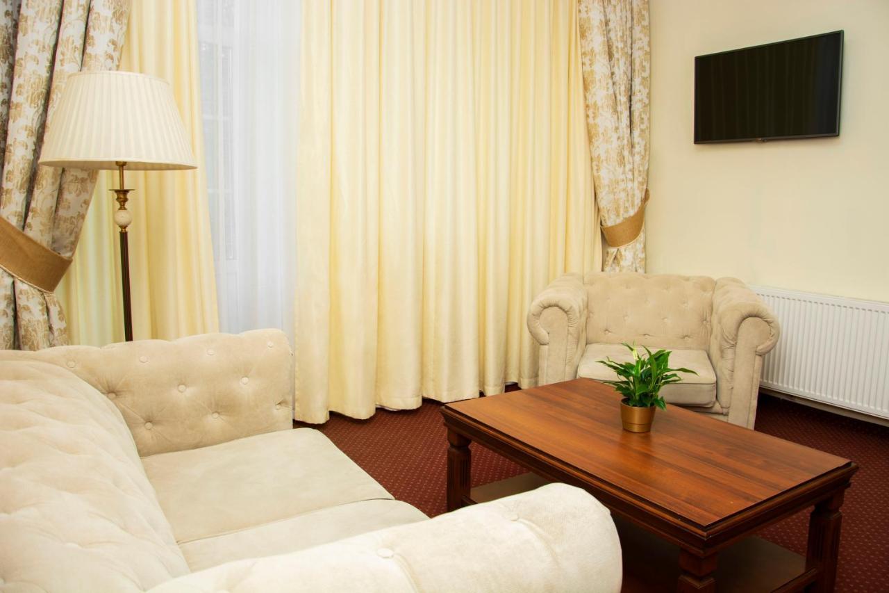 Bed and Breakfast Savoy Spała Esterno foto