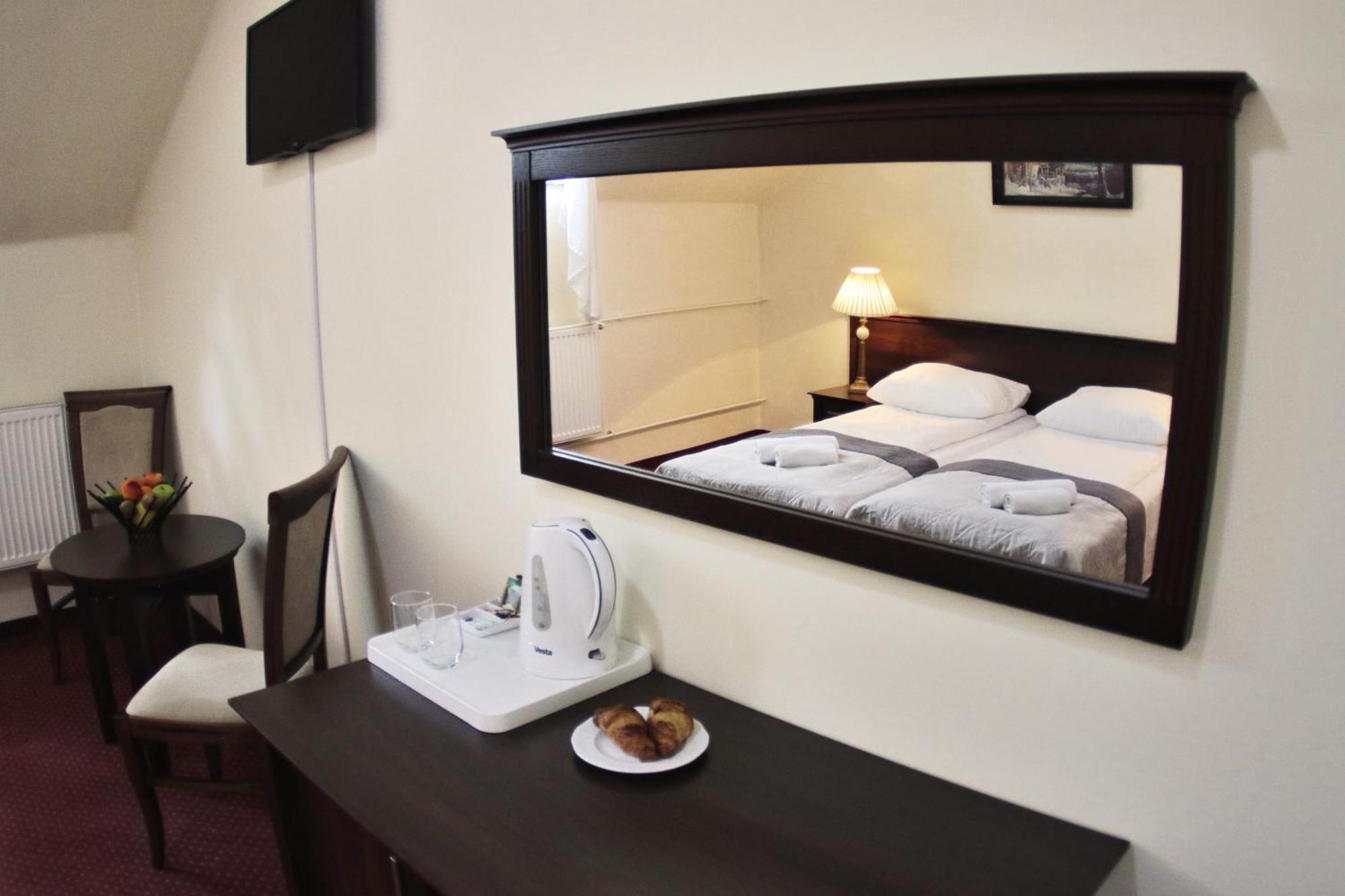Bed and Breakfast Savoy Spała Esterno foto