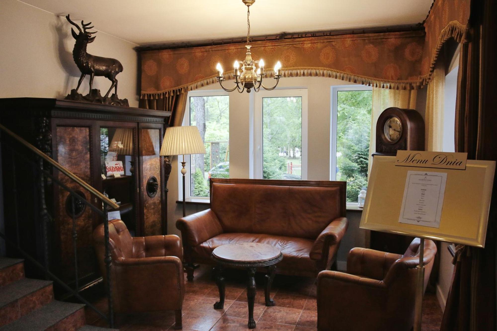 Bed and Breakfast Savoy Spała Esterno foto
