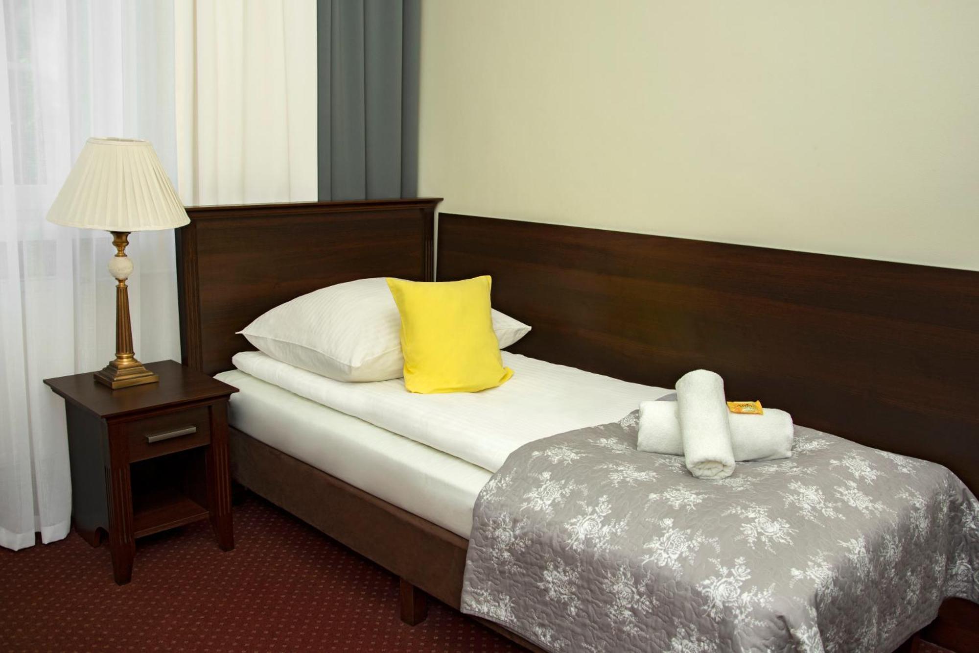 Bed and Breakfast Savoy Spała Esterno foto