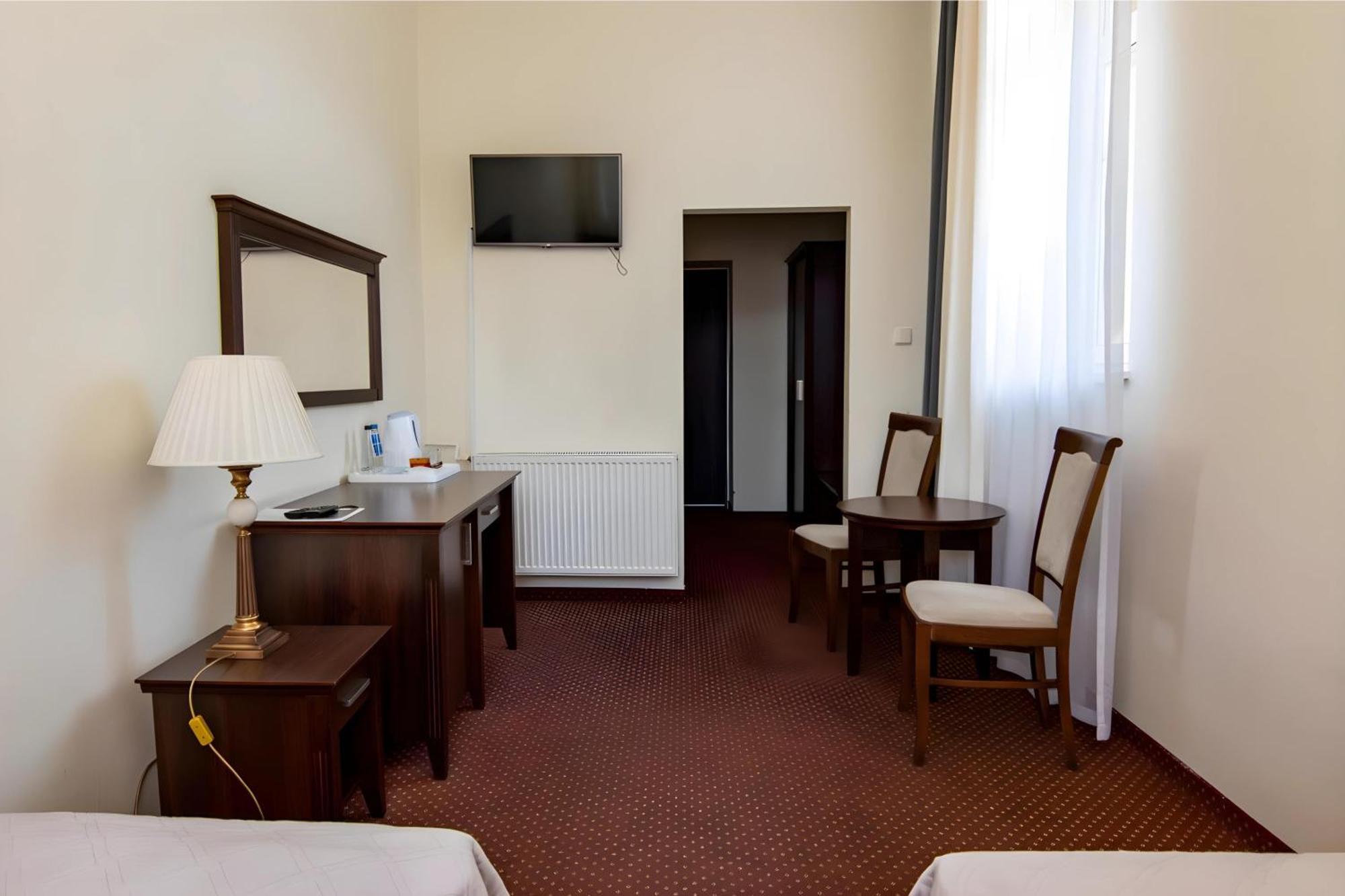 Bed and Breakfast Savoy Spała Esterno foto