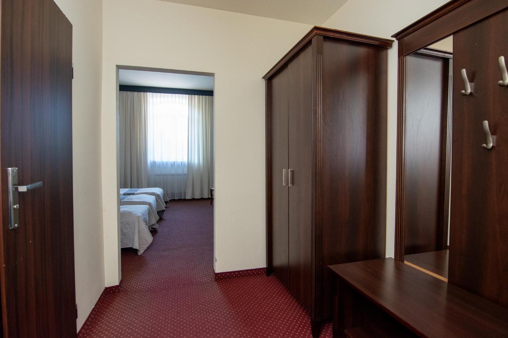 Bed and Breakfast Savoy Spała Esterno foto